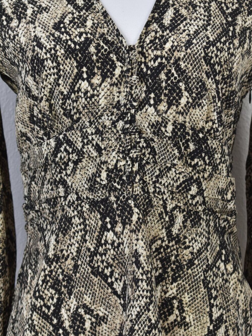 Veronica Beard Thea Snake Print Silk Blouse Peplum - 4 - Picture 8 of 10